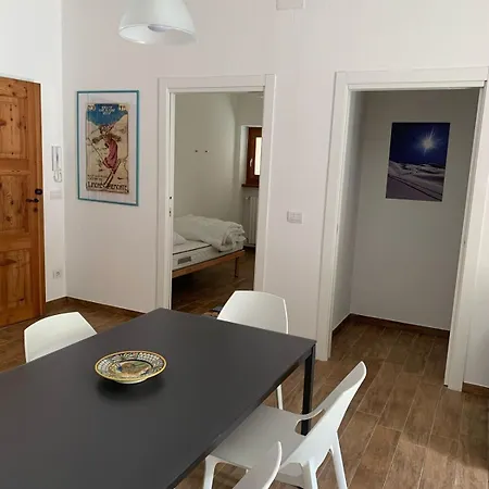 Appartamento Centralissima E Comoda Agli Impianti Di Risalita - La Casa Rosa - *