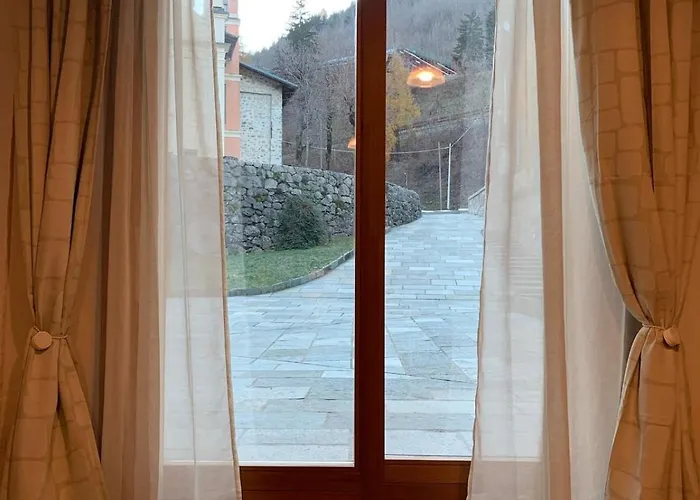 Appartamento Centralissima E Comoda Agli Impianti Di Risalita - La Casa Rosa - *